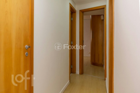 Image 21 - 378017