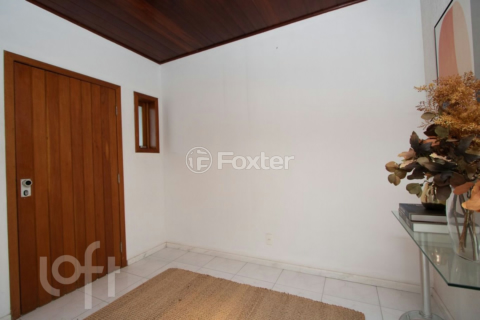 Image 7 - 379058