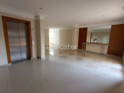 Image 32 - 381323