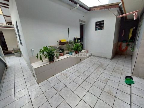 Image 11 - 385758