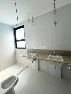Image 7 - 394682