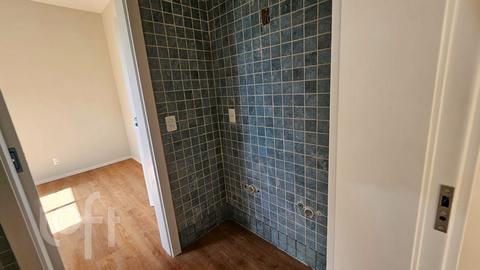 Image 38 - 398330