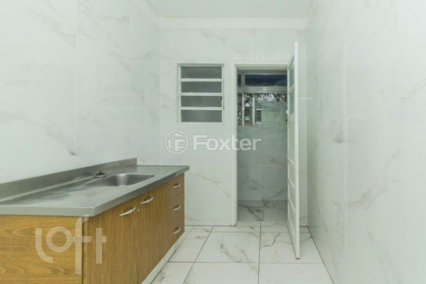 Image 25 - 405374