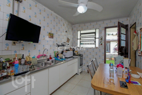 Image 6 - 446182