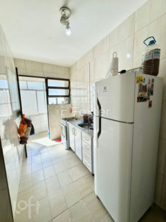 Image 11 - 447472