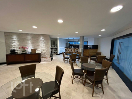 Image 21 - 451229