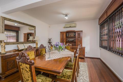 Image 10 - 5244