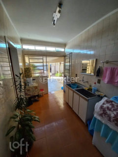 Image 9 - 525996