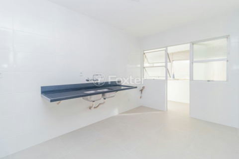 Image 7 - 546497