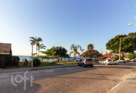 Image 29 - 547300