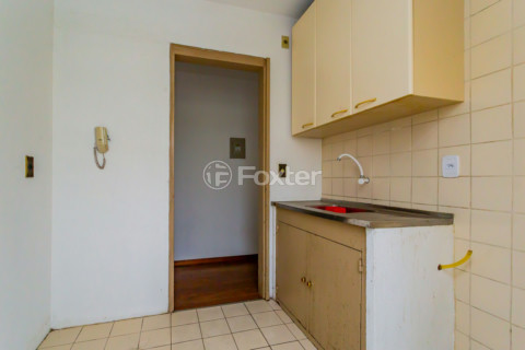 Image 10 - 548744