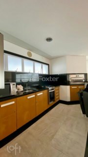 Image 32 - 551067