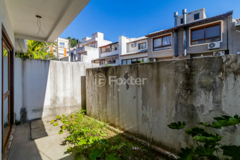 Image 31 - 555257