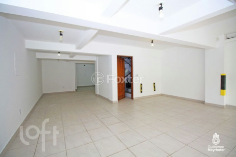 Image 19 - 555259