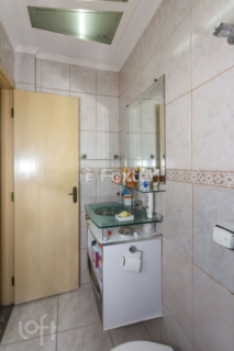 Image 39 - 556073