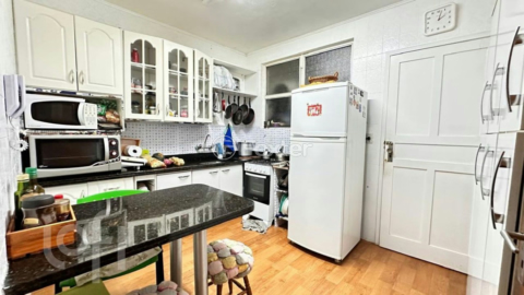 Image 3 - 556212