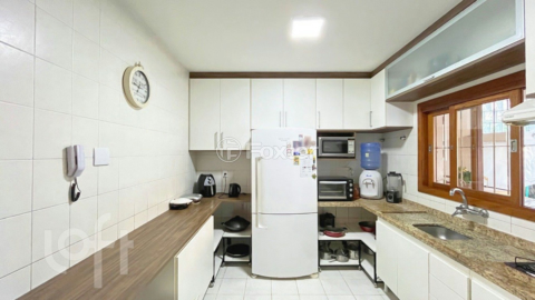 Image 9 - 556751