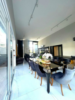 Image 7 - 558665