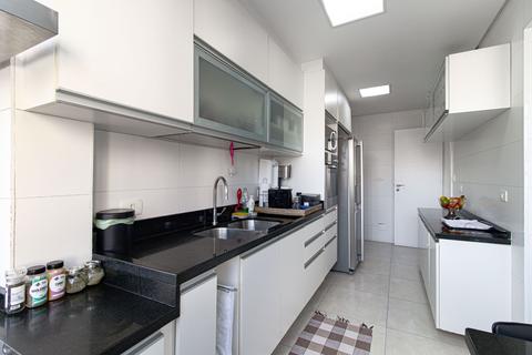 Image 22 - 560618