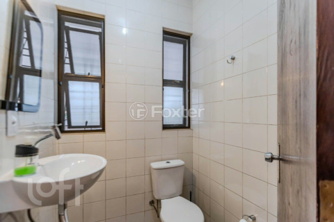 Image 42 - 562417