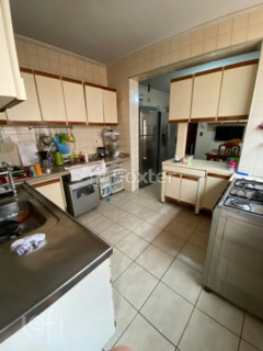 Image 8 - 572495