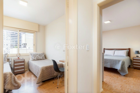 Image 8 - 573451