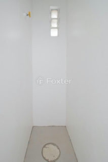 Image 17 - 586803