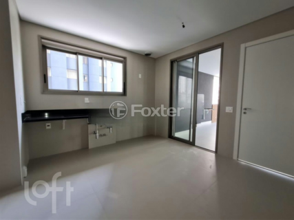 Image 7 - 589552
