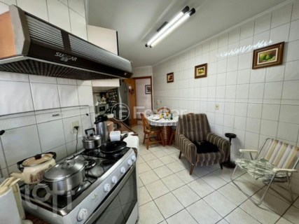 Image 7 - 590768