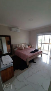 Image 8 - 591497