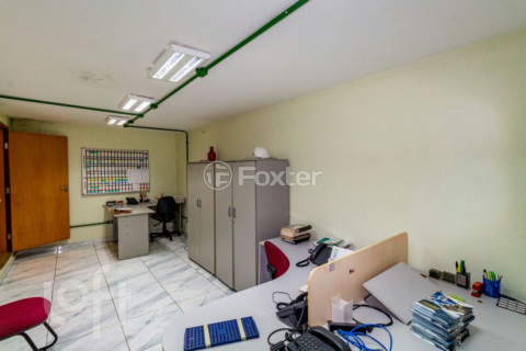 Image 32 - 592111