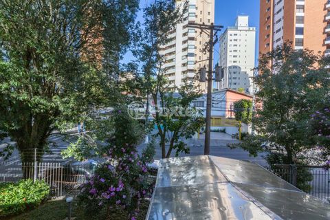 Image 15 - 592747
