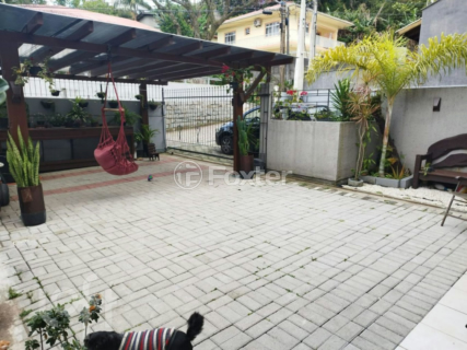 Image 26 - 595580