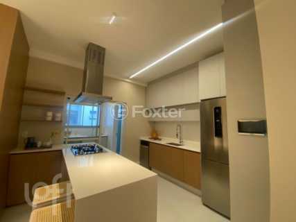 Image 2 - 612480