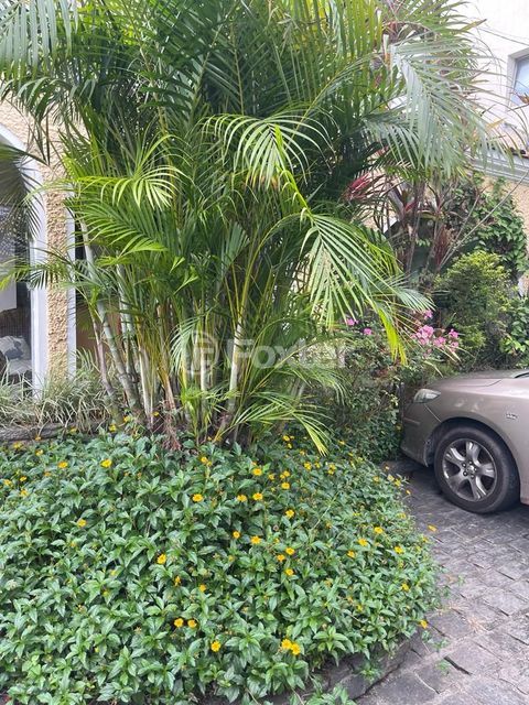 Image 10 - 628024