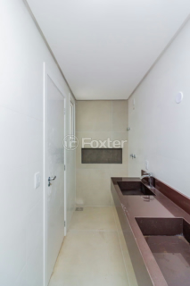 Image 33 - 629040