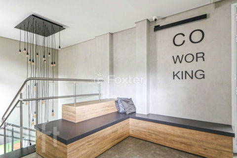 Image 44 - 637000