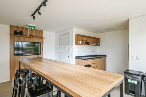 Image 42 - 637000