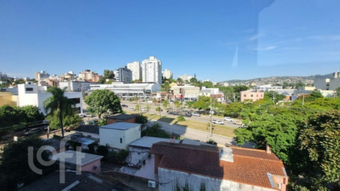 Image 21 - 637800