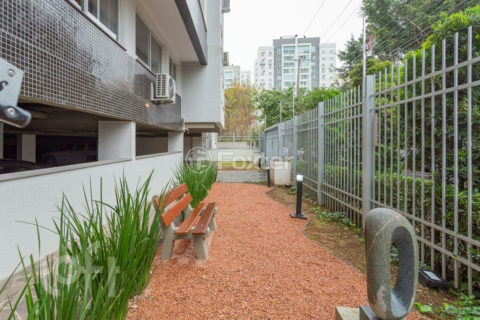 Image 20 - 646025