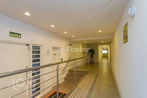 Image 17 - 646025