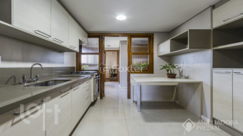 Image 7 - 646898