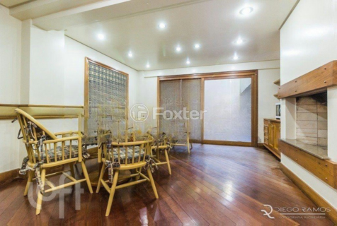 Image 35 - 646898