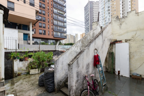 Image 11 - 648429