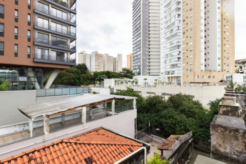 Image 16 - 648429