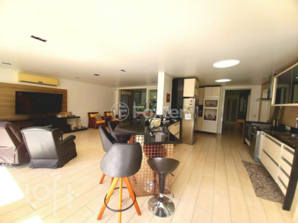 Image 44 - 649412