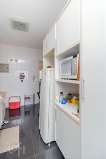 Image 38 - 651258