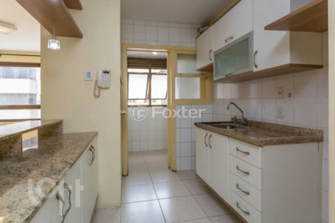 Image 3 - 651779