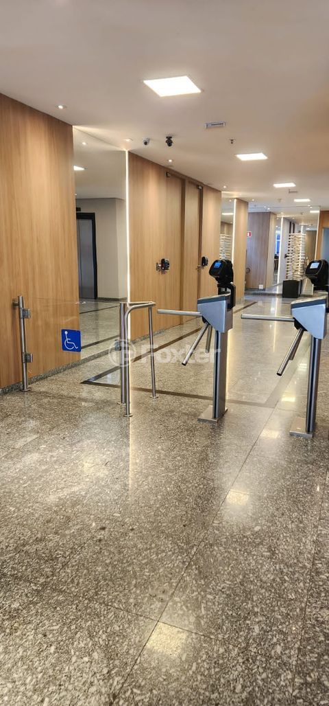 Image 7 - 654000