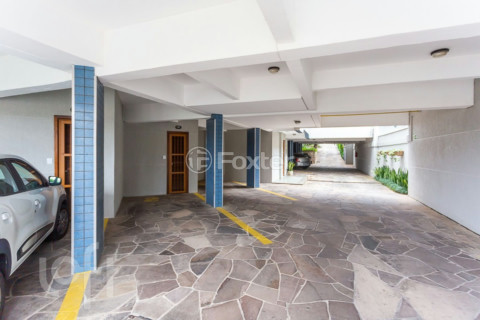 Image 30 - 655995